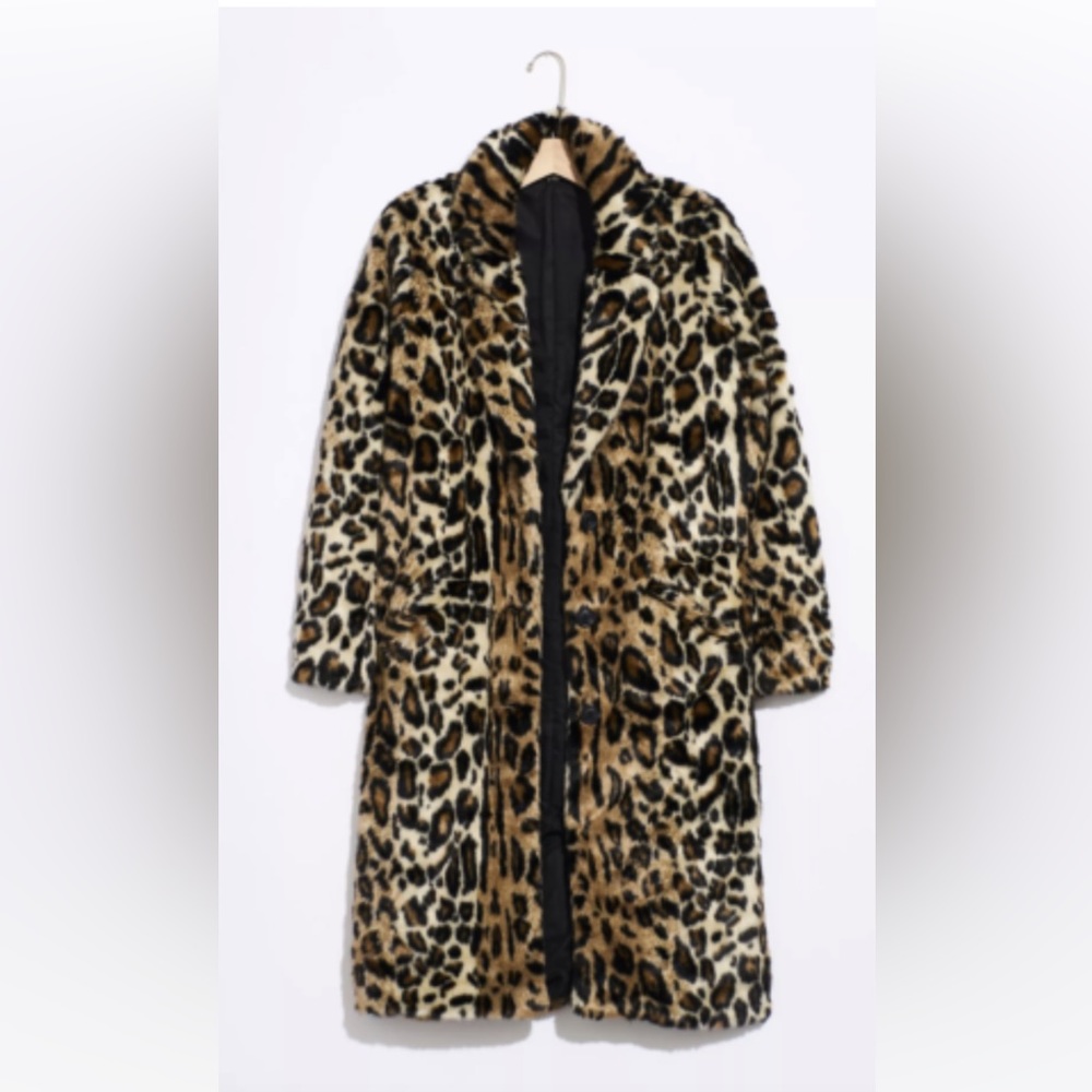 NWT Free People faux fur coat. Really high quality. Size XS.